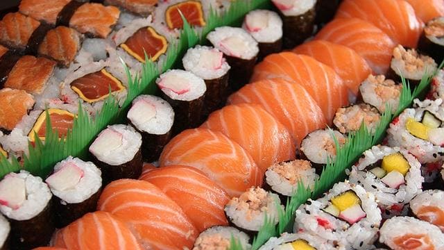 Para ter Sushi grátis Taiwaneses mudam seus nomes para ''Salmão'' 1