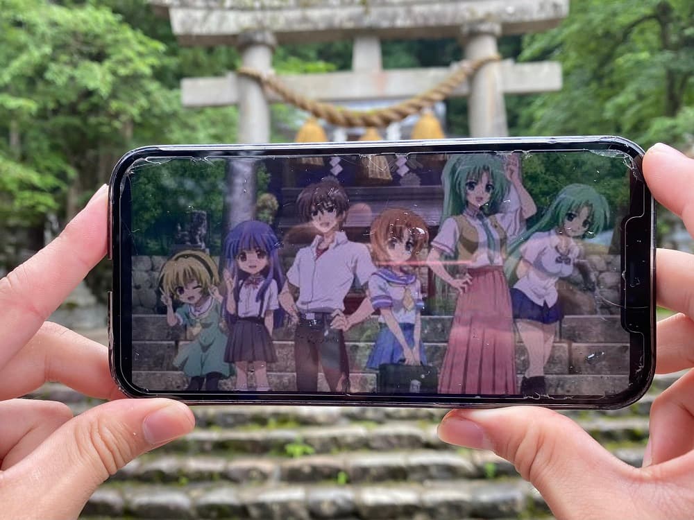 Fã usa Celular para mostrar locais reais de Higurashi e CLANNAD
