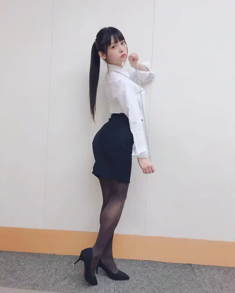 Sumire Uesaka fez cosplay de Kojima Kana