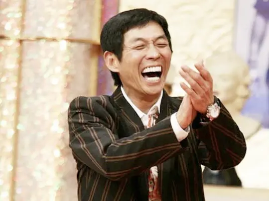 Apresentador de TV diz que Comediante de 60 anos poderia Engravidar Idols do AKB48 1