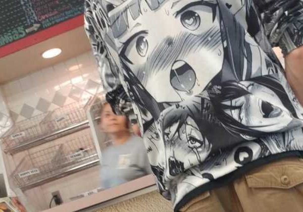 Otaku Asks for a Job Wearing Ahegao Hoodie and is Rejected