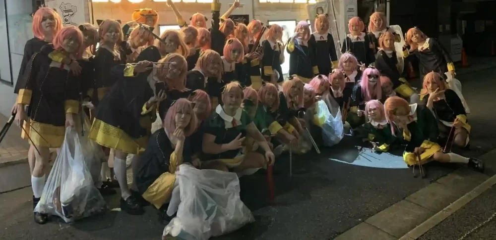 Men dressed as Anya were seen cleaning the streets of Kabukicho