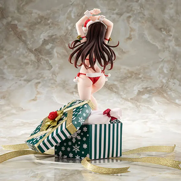 Chizuru wears a Christmas bikini in a special figure