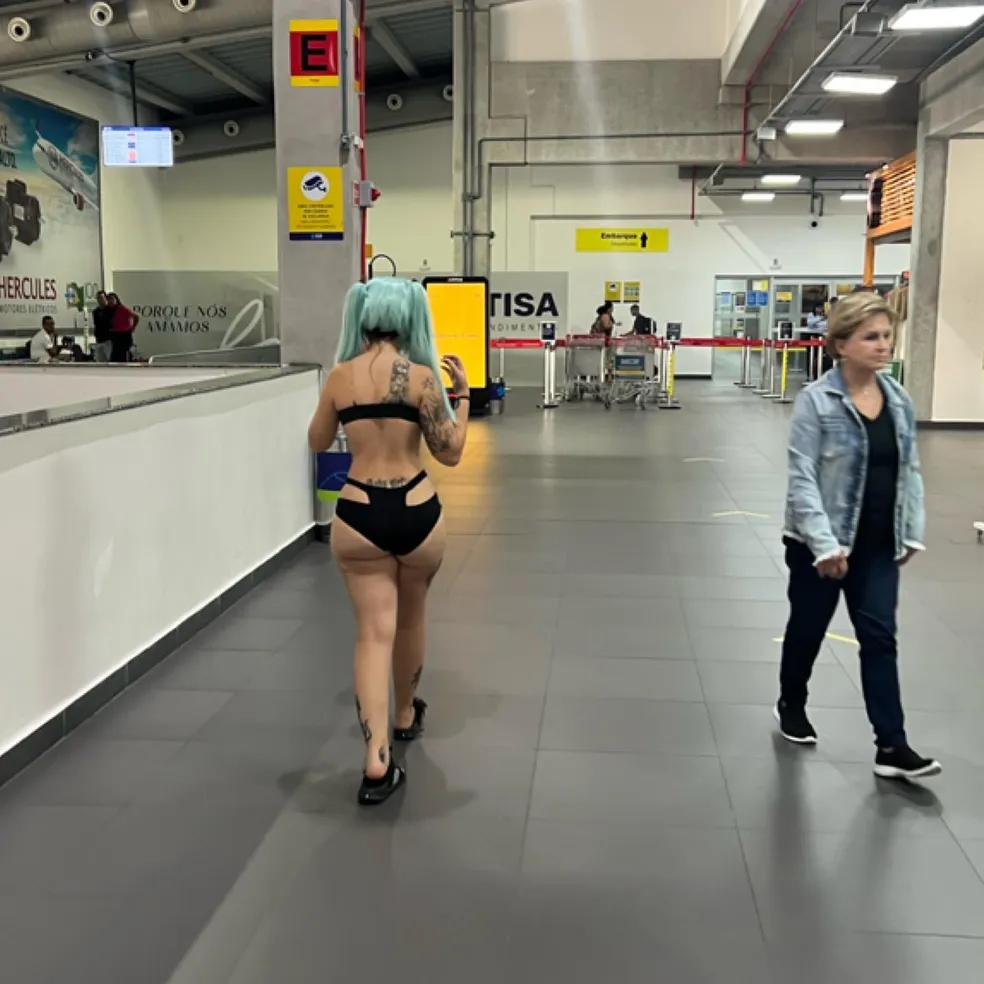 Rebecca Cosplayer is Barred from Airport