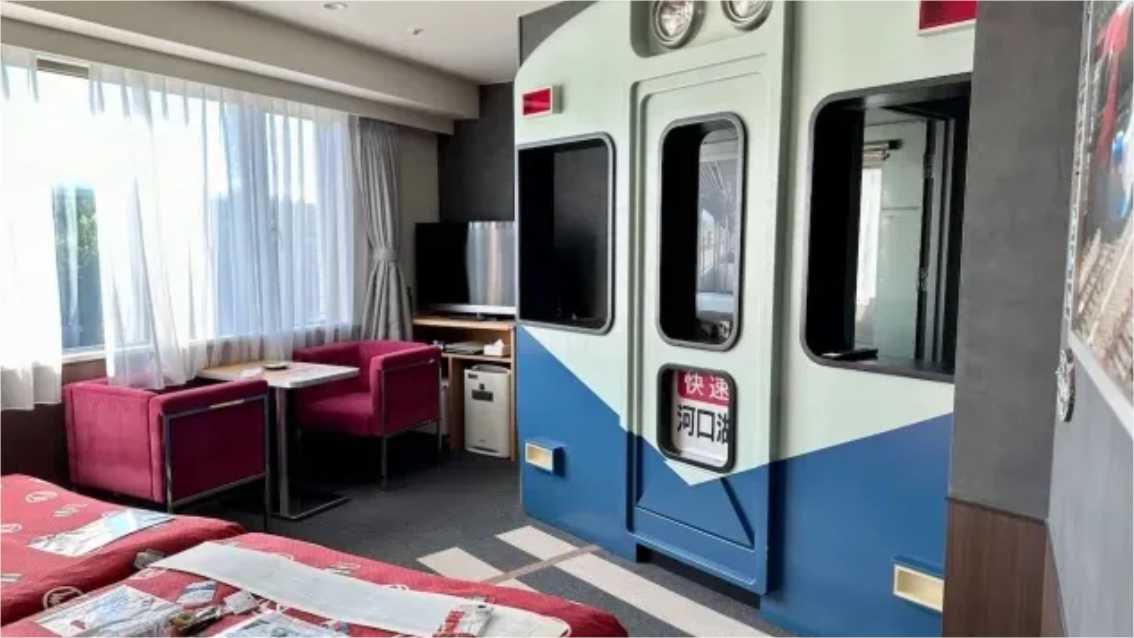 Hotel japonês tem um quarto com um trem dentro dele
