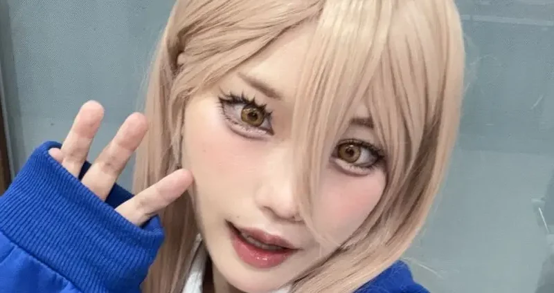 Cosplayer Questiona Fas Voces Namorariam uma Mulher que Fica Quase Nua