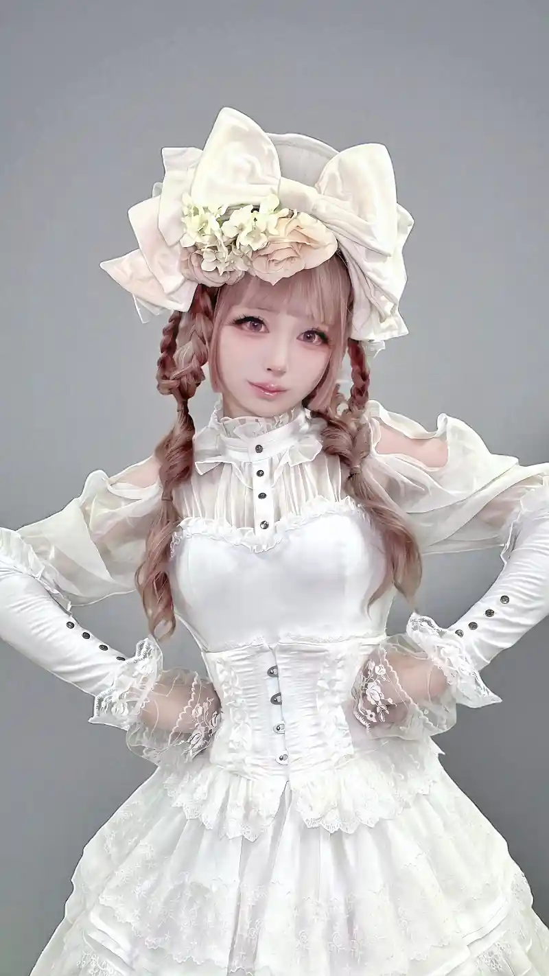 Dedicado Pai Japonês se Veste de Mulher por suas Filhas