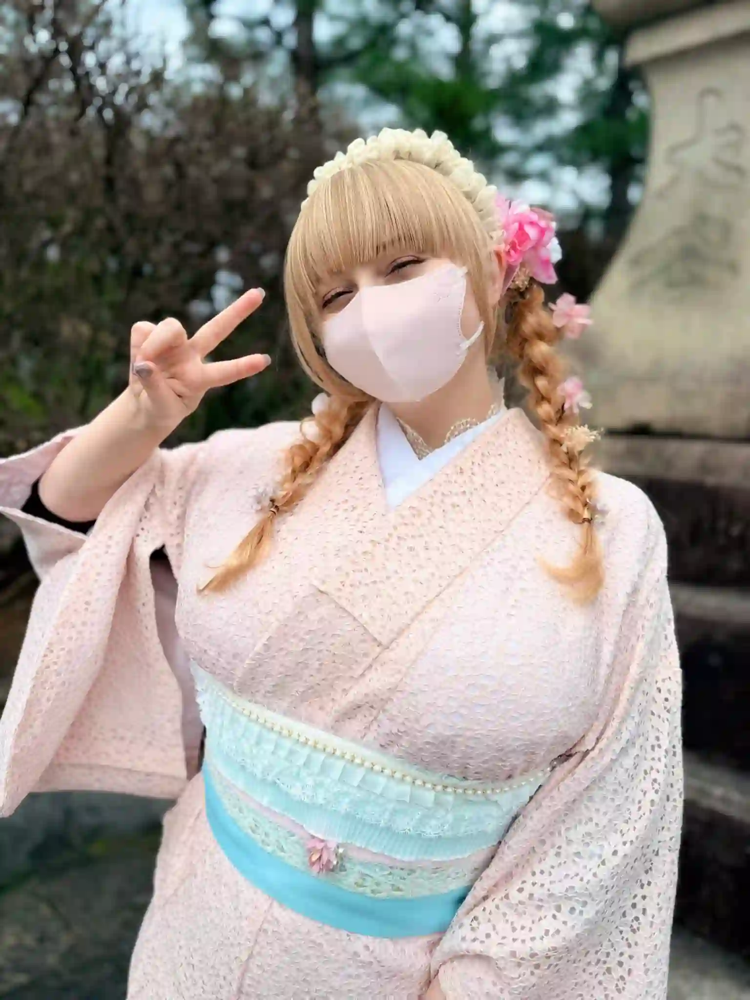 Estrangeira Aspirante a Dubladora causa Controvérsia no Japão por causa de Kimono