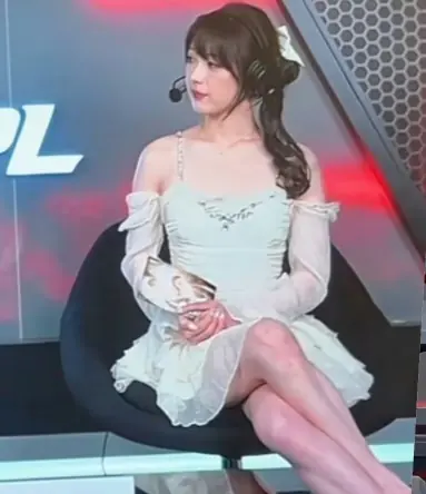 zhazha comentarista china