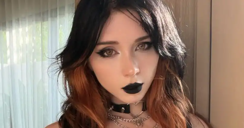 Cosplayer Sweetie Fox Spends 4 Hours at the Gym