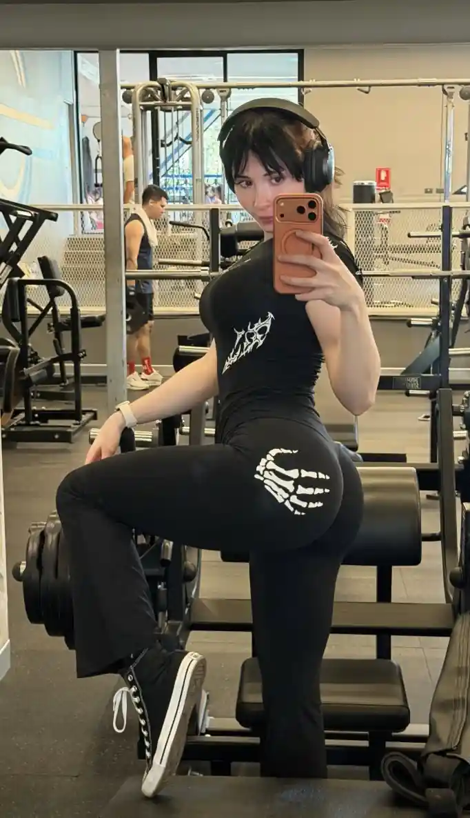 Cosplayer Sweetie Fox Spends 4 Hours at the Gym