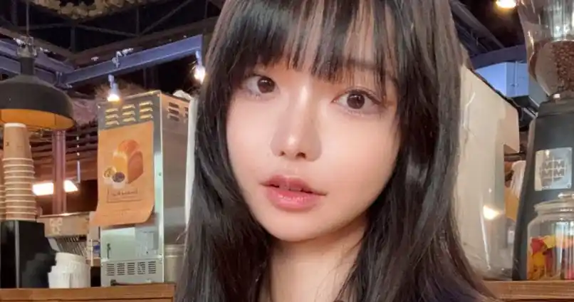 Cosplayer e Mangaká Ami Honami aparece de Biquini em Capa de Revista Cosplayer e Mangaká Ami Honami aparece de Biquini em Capa de Revista