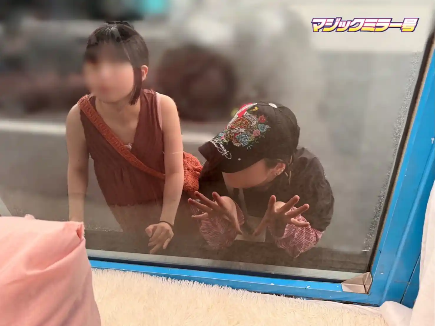 O que Acontece com você Caso Tente Espiar um Magic Mirror Truck durante uma Filmagem? O que Acontece com você Caso Tente Espiar um Magic Mirror Truck durante uma Filmagem?