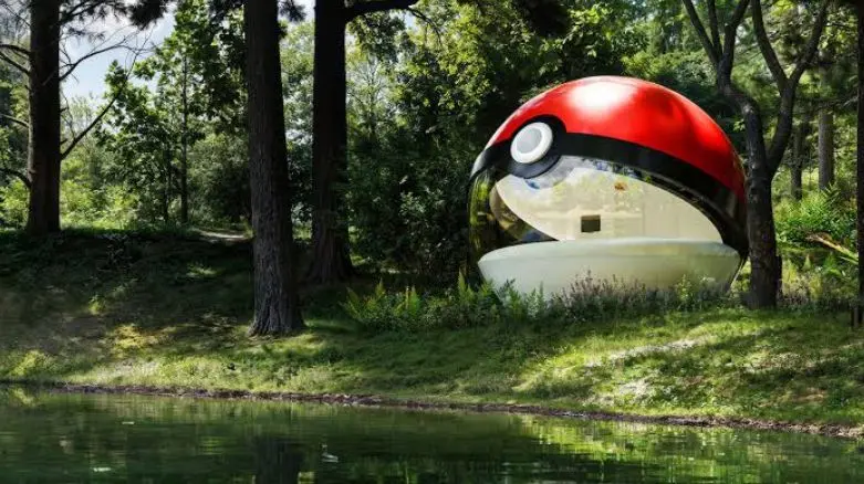 Seja um Pokémon em um hotel que é uma pokébola