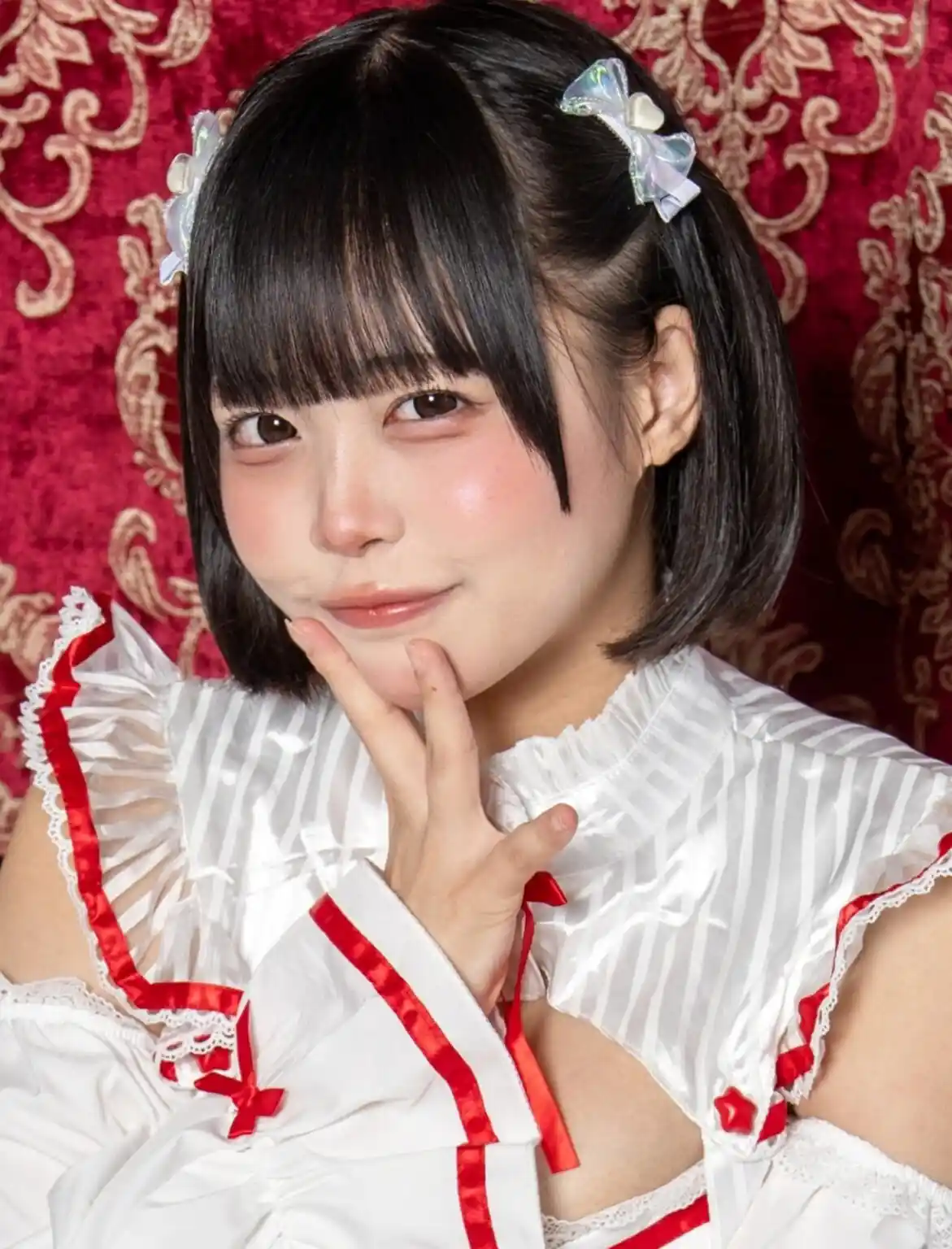 Idol japonesa é obrigada a escolher entre a carreira e um fã Idol japonesa é obrigada a escolher entre a carreira e um fã